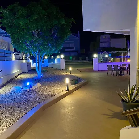 Ξενοδοχείο Penelope Pool & Restaurant Hotel