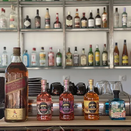 Ξενοδοχείο Penelope Pool & Restaurant Hotel *