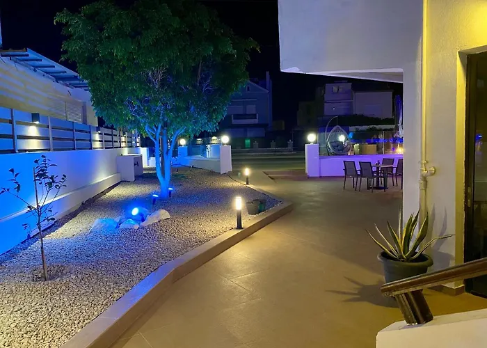 Ξενοδοχείο Penelope Pool & Restaurant Hotel