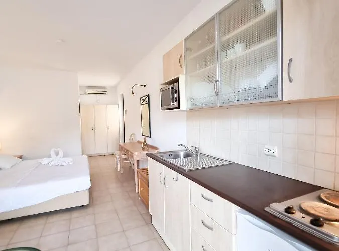 Ξενοδοχείο Penelope Pool & Restaurant Hotel