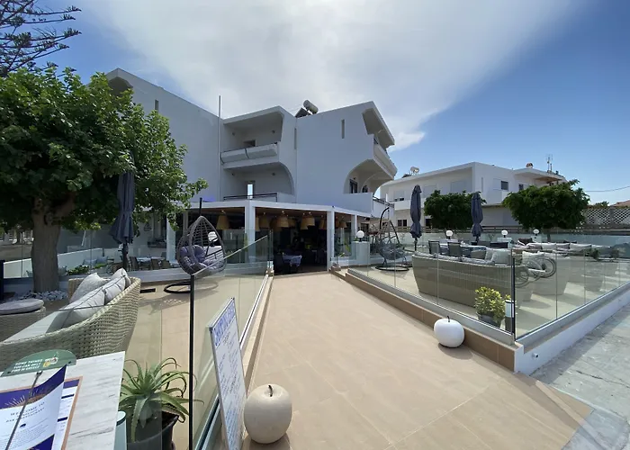 Penelope Pool & Restaurant Hotel