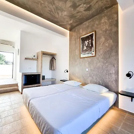 Penelope Hotel *