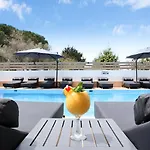 Penelope Hotel *