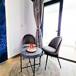 Penelope Hotel *