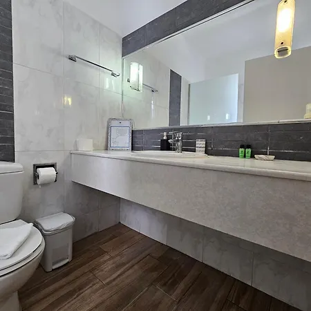 Penelope Hotel *