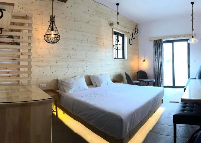 Penelope Hotel *